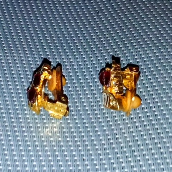 Elegant Women's Gold Toned Red and White Stones Clip-On Earrings Pre-owned - Picture 4 of 4